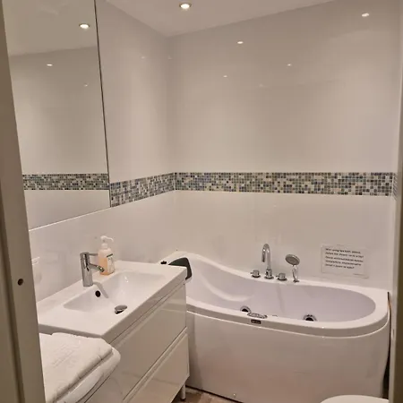 Icon Penthouse With Sauna And Jacuzzi * Tallinn